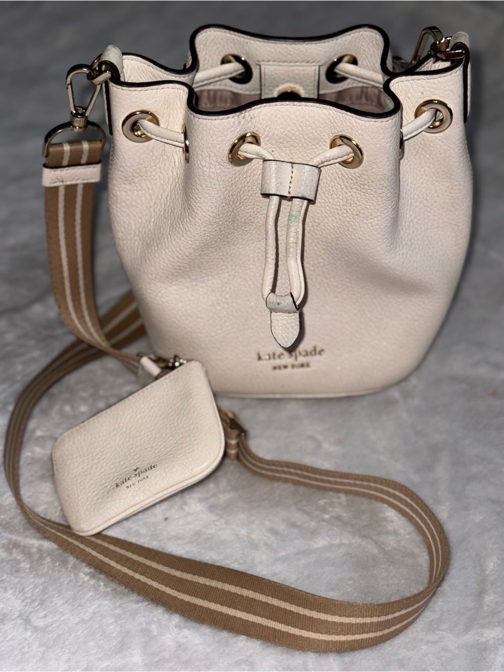Kate Spade ‘Rosie’ Mini Bucket Bag in Off white